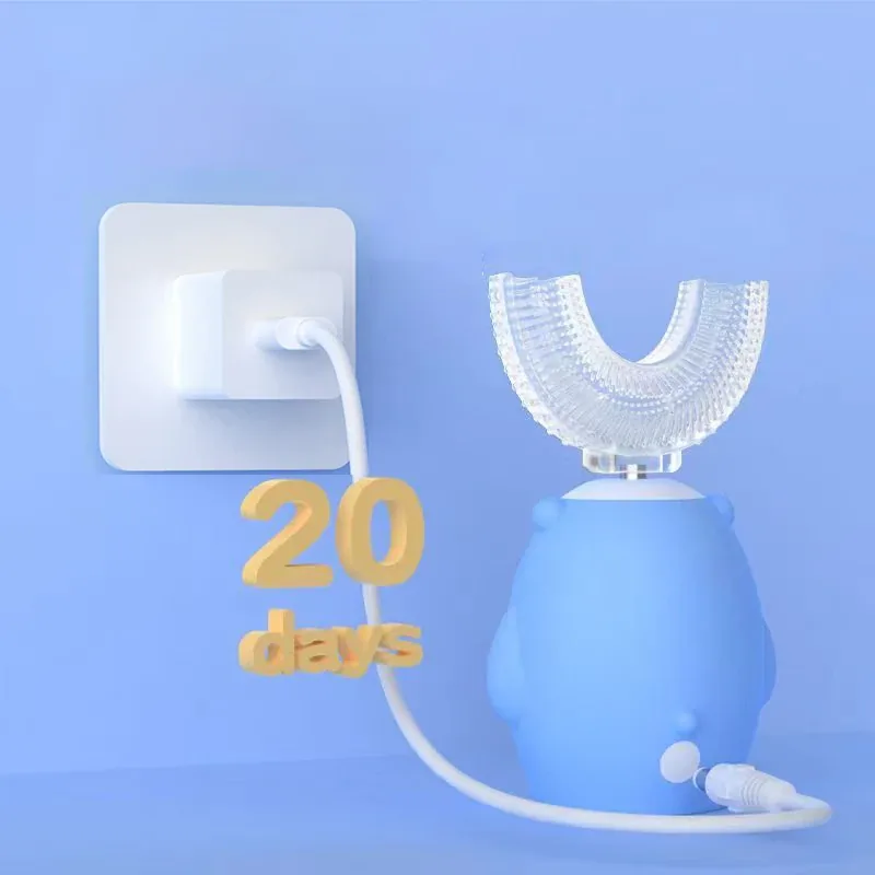 USB 충전 중인 캐릭터 전동 칫솔